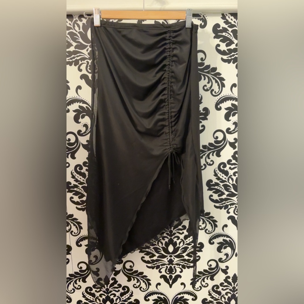 Emory Park Black Asymmetrical Ruched Midi Skirt